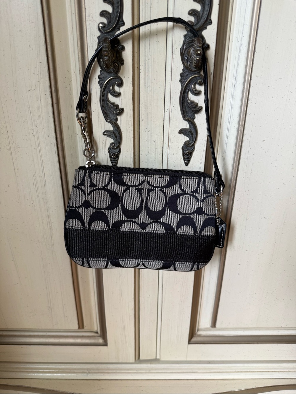🖤Coach Factory Black Gray Signature Canvas Wristlet Zip Pouch